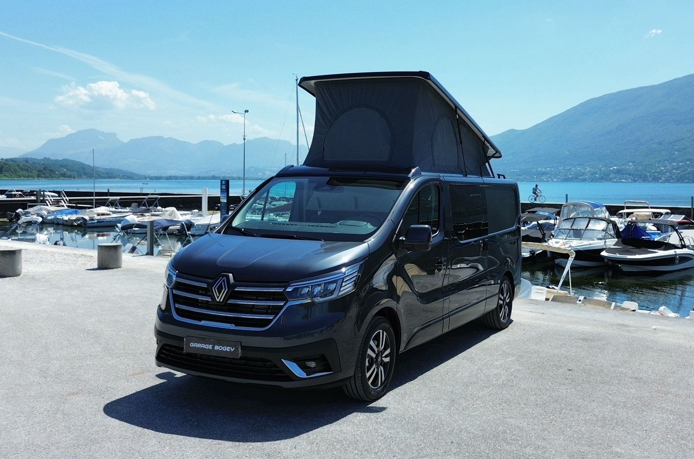 RENAULT TRAFIC SPACENOMAD GRAND ICONIC BLUE DCI 170 AUTO